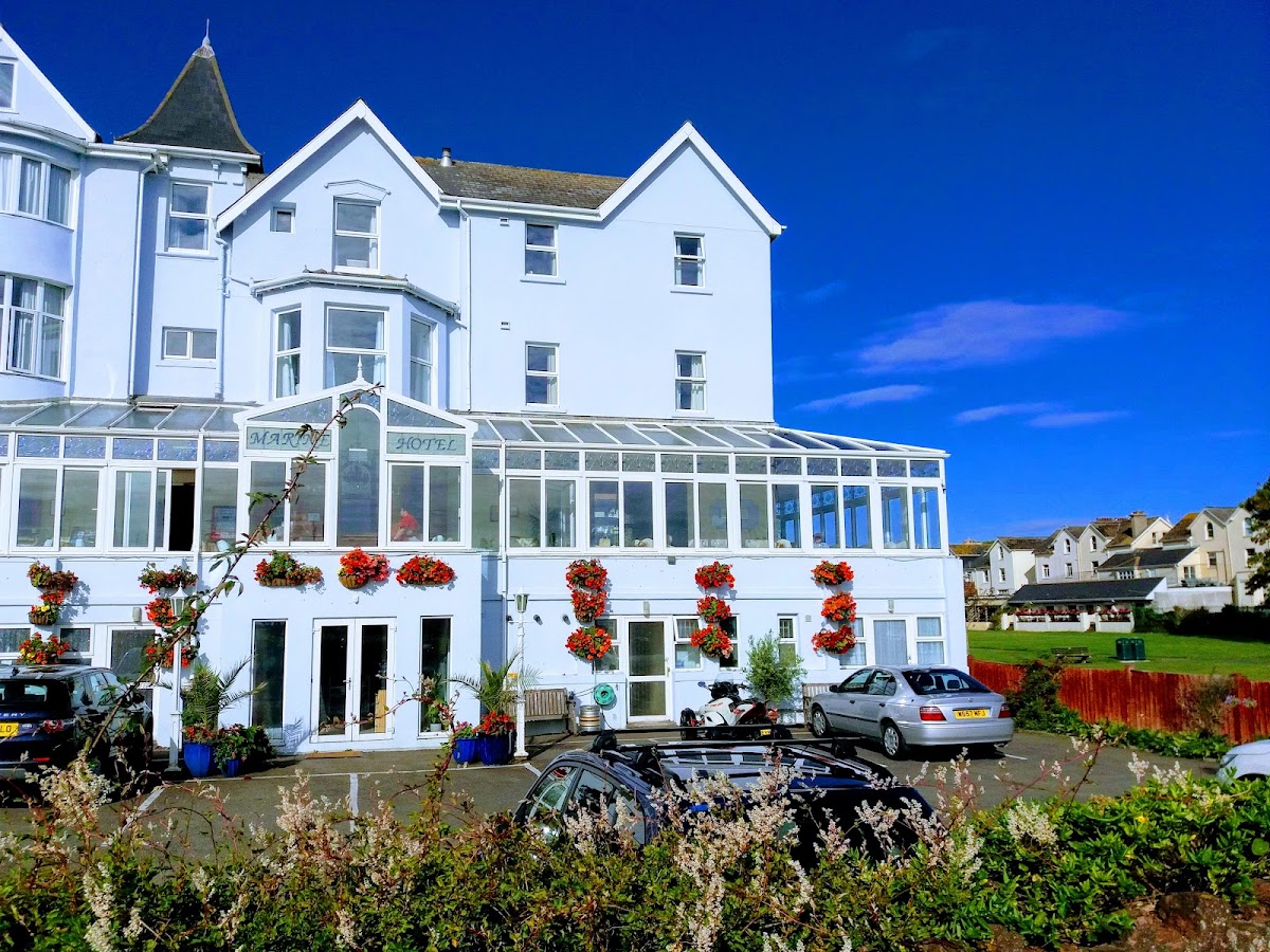 Marine Hotel